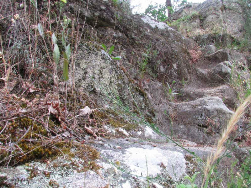 Os Muiños, Barbadás - escalera de piedra