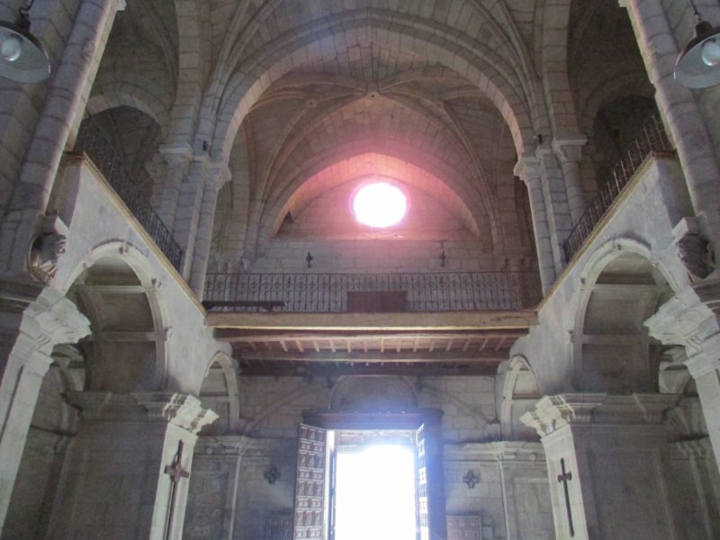 Monasterio de Santo Estevo - interior de iglesia