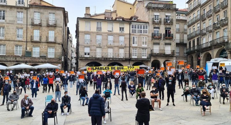 Manifestación de hosteleros en la Plaza Mayor de Ourense