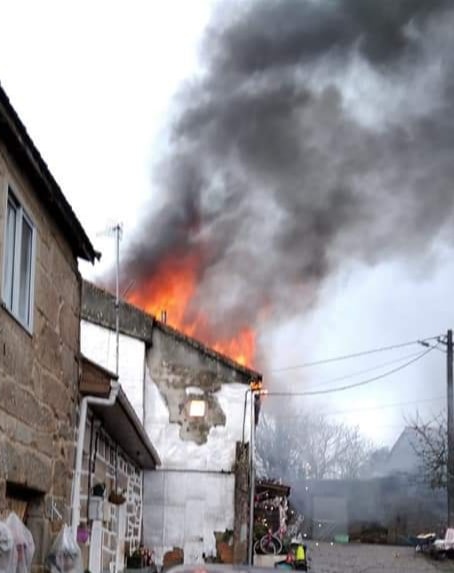 Arde por completo una casa en Dacón