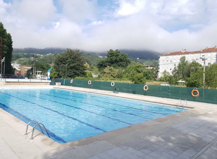 Información de las piscinas de Ribadavia