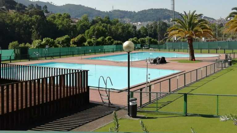 Las piscinas privadas de Oira permitirán el acceso a los no abonados