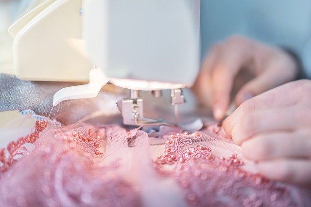 Reparar máquinas de coser está de moda