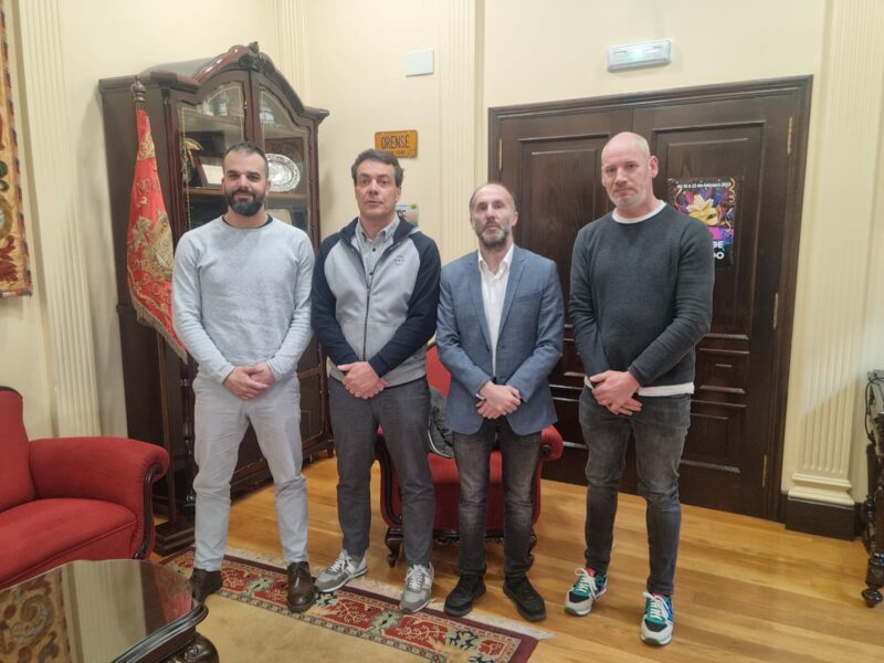 Pérez Jácome recibió a miembros de la directiva de la Unión Deportiva Ourense