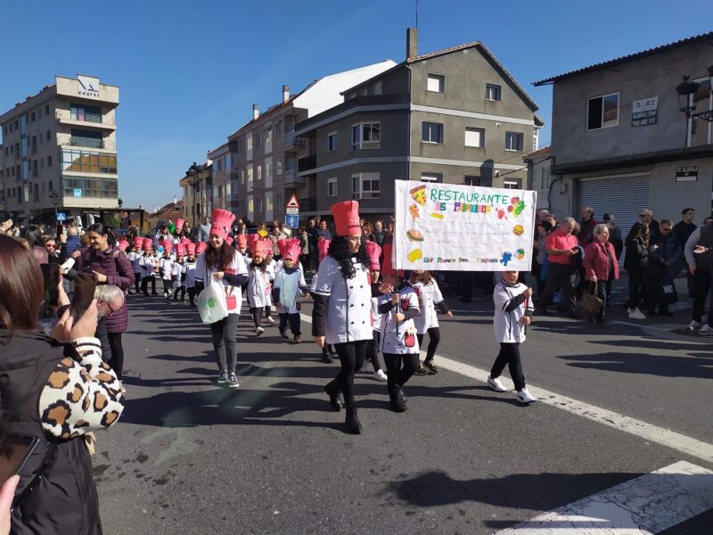 Los escolares toman las calles de A Valenzá