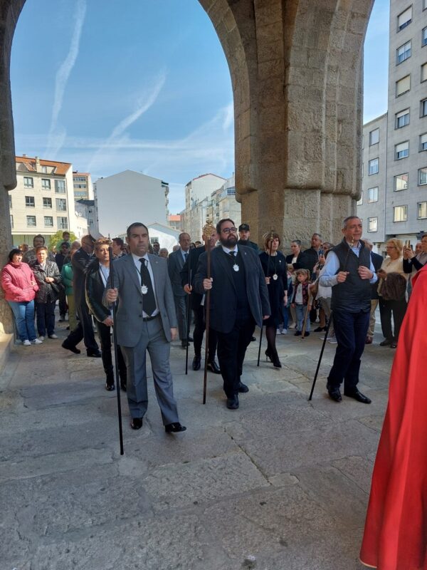 El Cristo de la Salud procesiona en O Carballiño