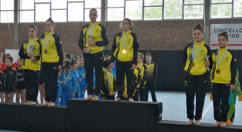 El Burgas sube a todos sus gimnastas al podio en el escolar de Acrobática