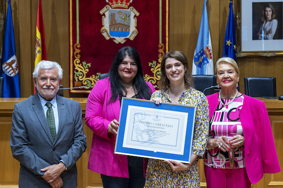 Tamara Montero recibiu o premio "Xosé Aurelio Carracedo"