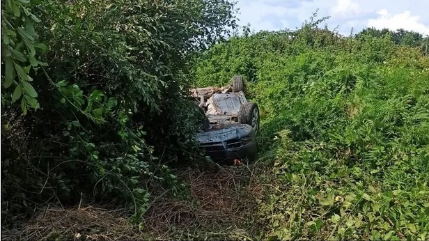 Tras un accidente descubren que no tiene ITV, carné y da positivo en alcohol y drogas