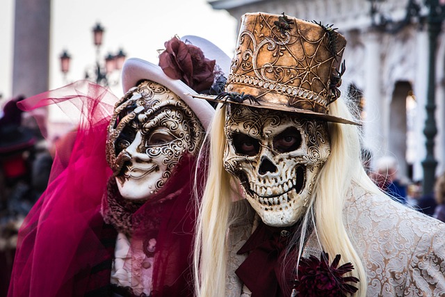 El Carnaval: Un Desfile Multicultural de Celebración y Renovación