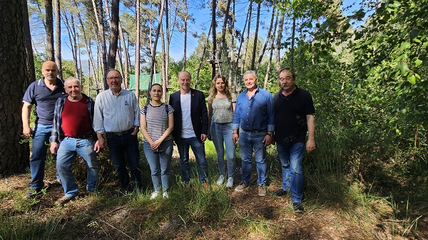 O PSOE visita en Laza o proxecto do Bosque Máxico