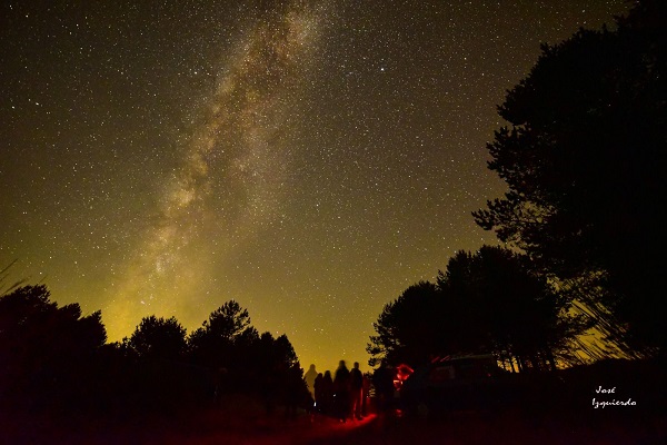 Jornada de observación astronómica con Astrolarouco 2024