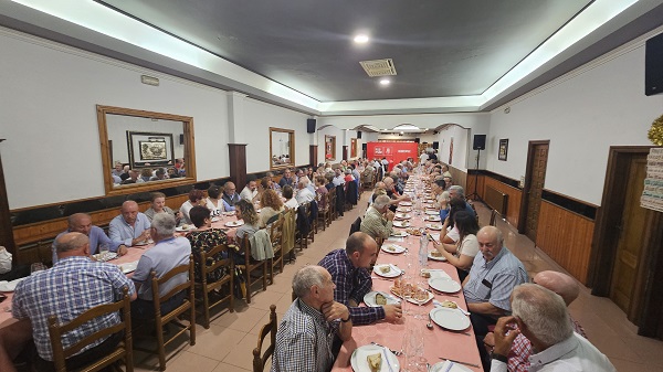 Emilio González recibe unha homenaxe do PSOE