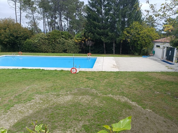 Vilamarín queda sen piscina para os cativos