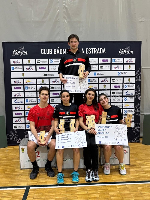 Club Athlos: ouro absoluto e éxito en parabádminton