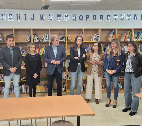 La biblioteca del CEIP Filomena Dato se renueva con apoyo de la Xunta