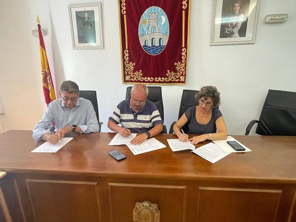 Un convenio cultural leva a exposición Rostros á vila de Ribadavia