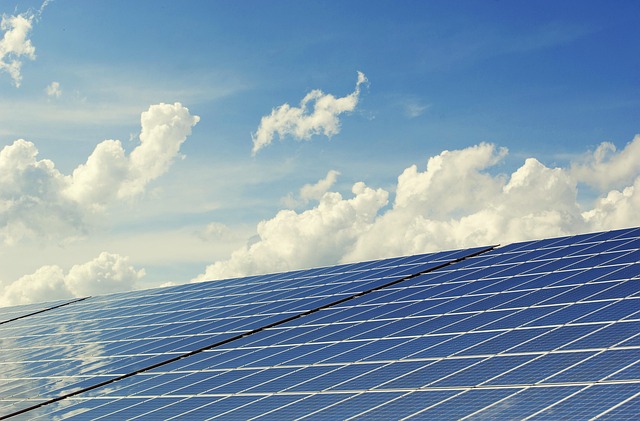 Podemos Ourense pide placas solares e farolas intelixentes