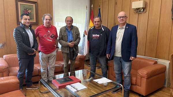O subdelegado do Goberno reúnese coa nova directiva de Limiar