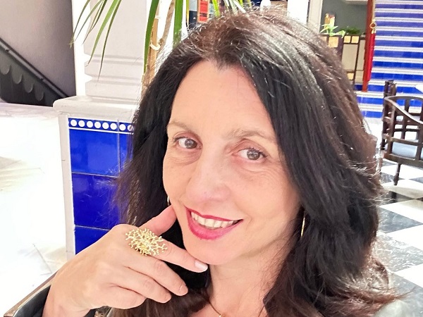 Judit Vega Avelaira asume la gerencia de la AECC Ourense