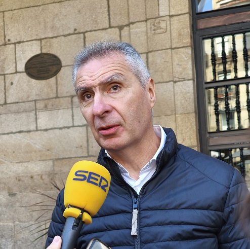 Seara acusa ao alcalde de Ourense de "perverter o debate político"