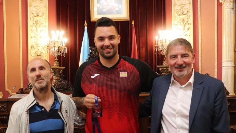 Manuel G. Rosendo, ourensán, medalla de bronce en Europa de parabádminton