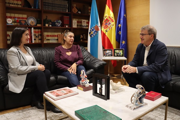 Manuel Pardo dá a benvida á nova xefa da Axencia Galega de Infraestruturas en Ourense