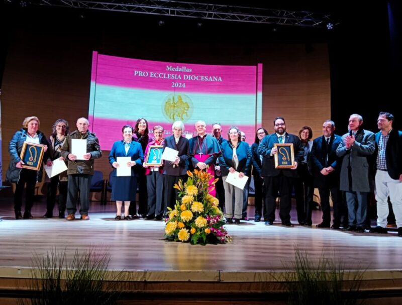 A Diocese de Ourense presenta a súa Memoria 2024 e entrega as Medallas Pro Ecclesia