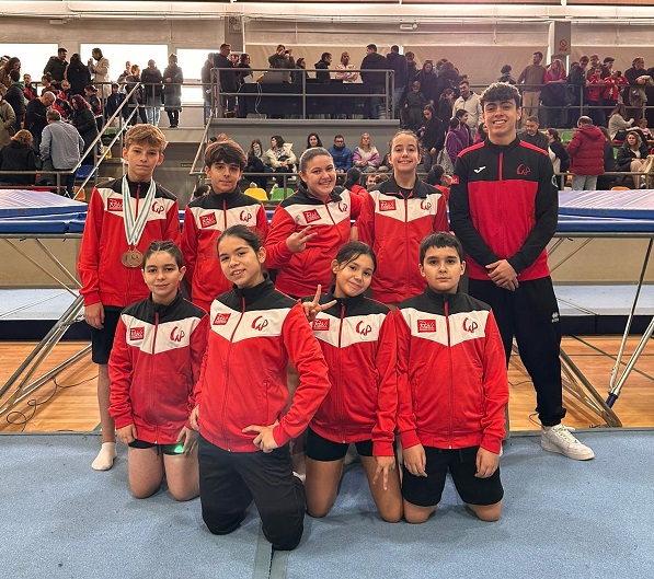 O Club Ximnasia Pavillón destaca no Galego Escolar e Máster de Trampolín