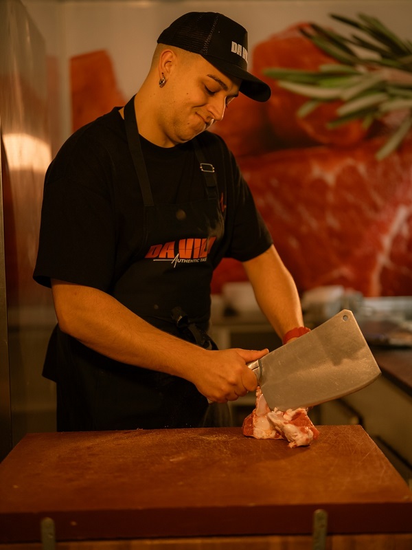 Manuel Ribeiro, el carnicero de Ribadavia que triunfa en redes