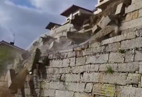 Sen feridos polo derrubamento dun muro en Barbadás