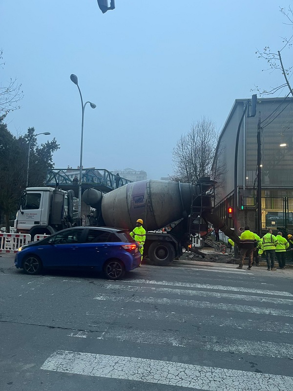 Alerta pola seguridade vial no acceso ao CEIP Irmáns Villar