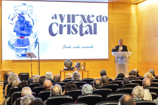 Presentan no Marcos Valcárcel o libro da Virxe do Cristal